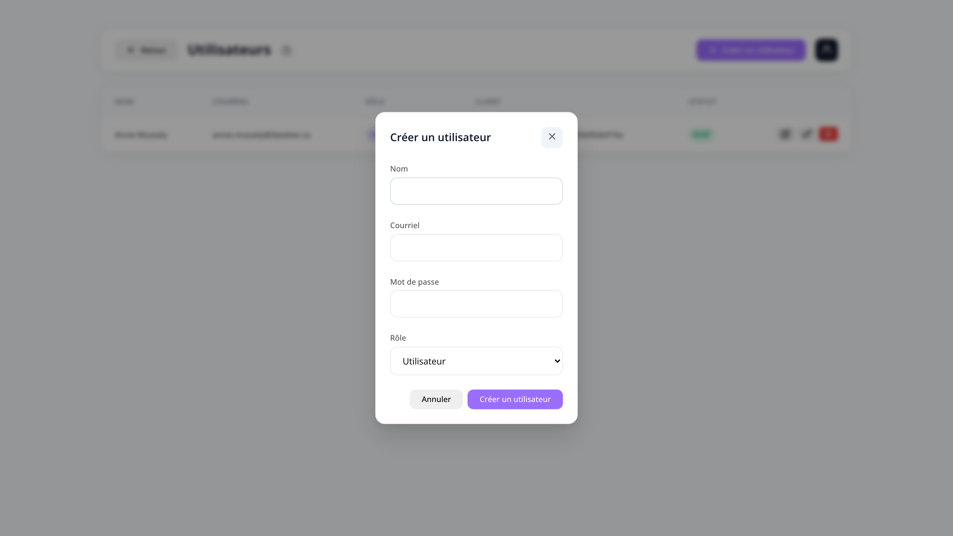 La gestion des utilisateurs avec le formulaire de nouvel utilisateur ouvert